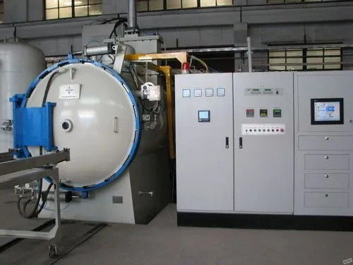 kwaliteit  1300C Max. Temperature Vacuum Oil Quenching Furnace 380V Adjustable Voltage fabriek